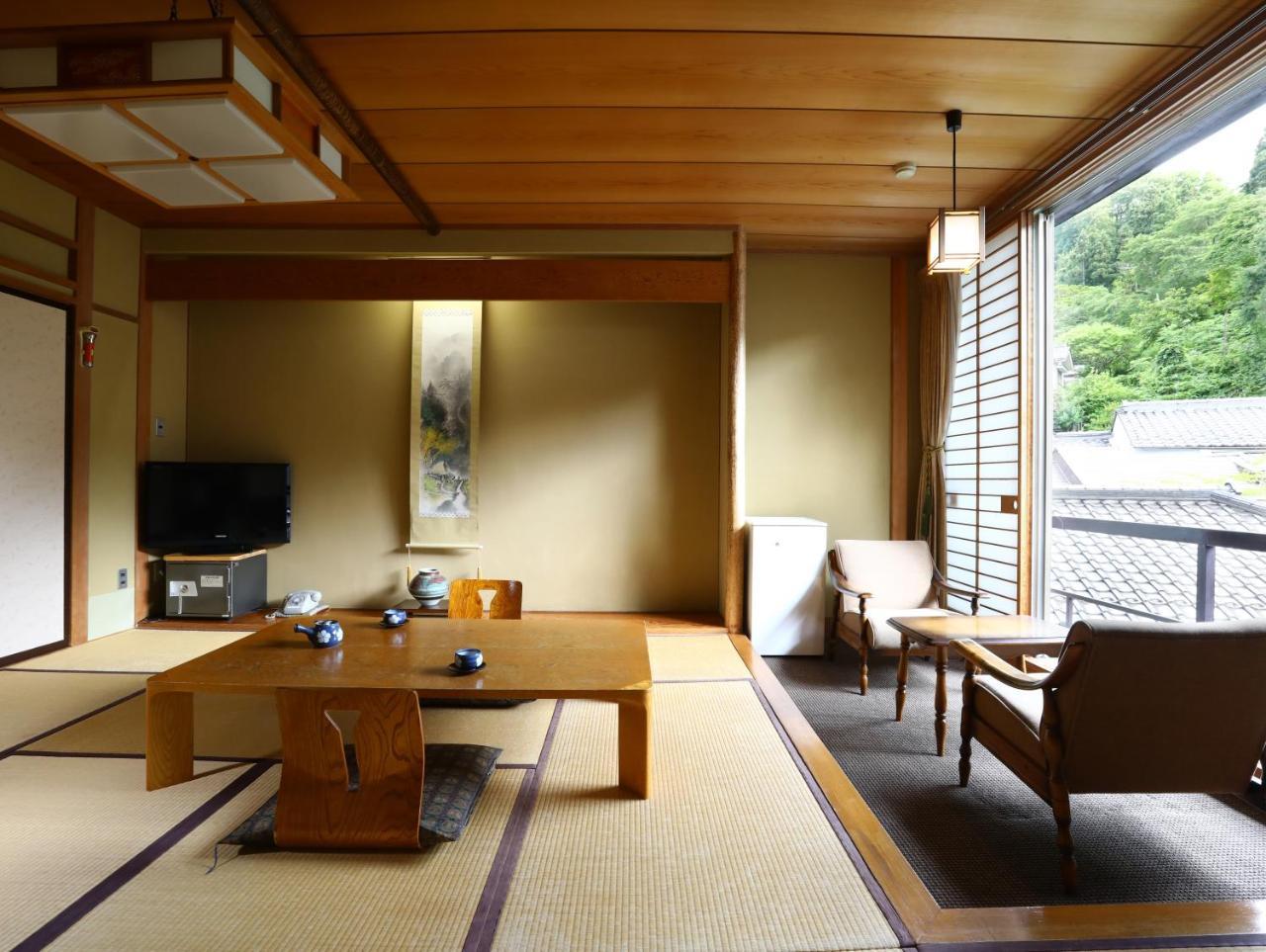 Besshoonsen Nanjyo Ryokan Ueda Esterno foto